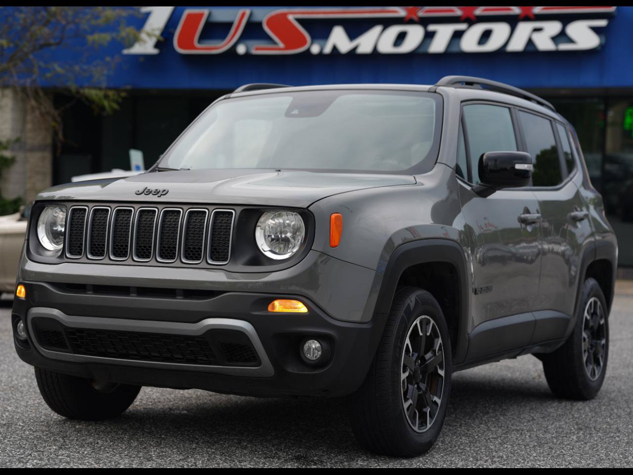 Used 2023 Jeep Renegade Latitude w/ Sun/Sound Group AWD/4WD image 1