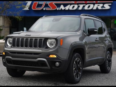 Used 2023 Jeep Renegade Latitude w/ Sun/Sound Group