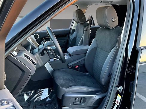 Certified 2023 Land Rover Discovery S AWD/4WD image 19