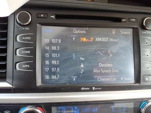 Used 2014 Toyota Highlander XLE AWD/4WD image 32