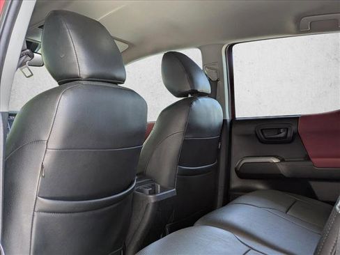 Used 2020 Toyota Tacoma SR5 image 17