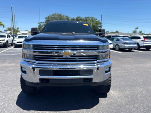 Used 2015 Chevrolet Silverado 2500 LT w/ LT Convenience Package AWD/4WD image 2
