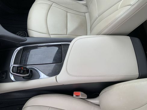 Used 2019 Buick Enclave Essence FWD image 49