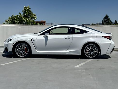 Used 2021 Lexus RC F w/ Carbon Package RWD image 2