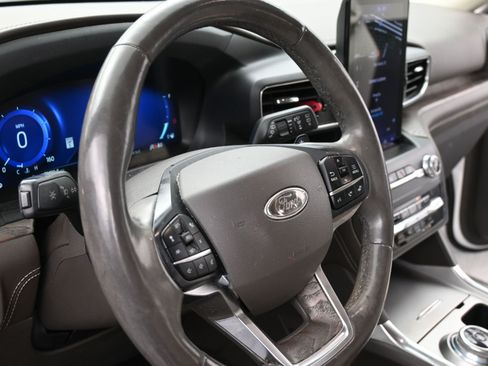 Used 2020 Ford Explorer Platinum w/ Premium Technology Package AWD/4WD image 13