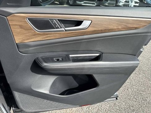 Used 2025 Volkswagen Atlas SE image 15