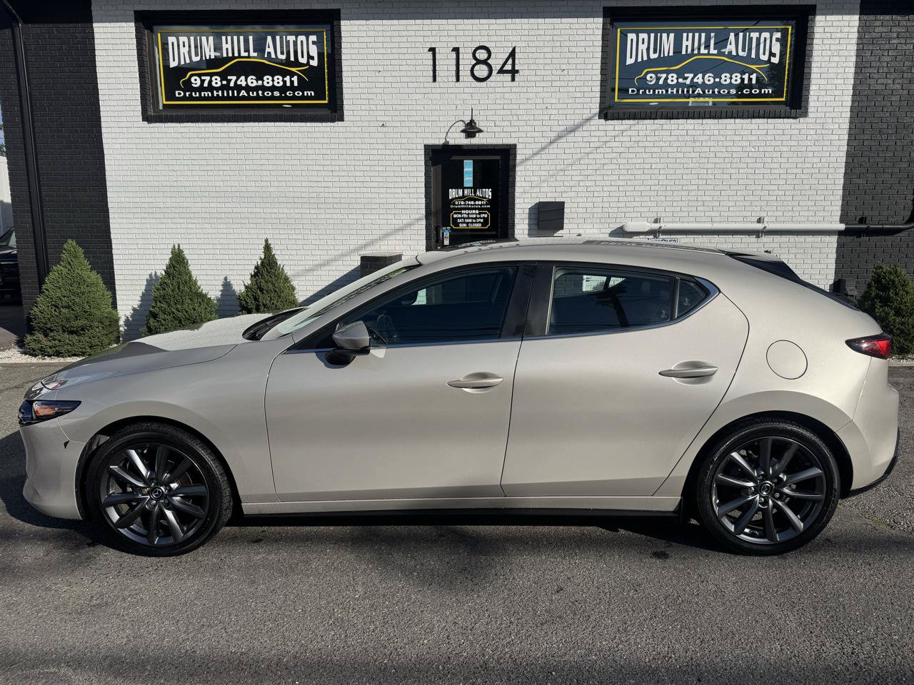 Used 2023 MAZDA MAZDA3 s FWD image 2