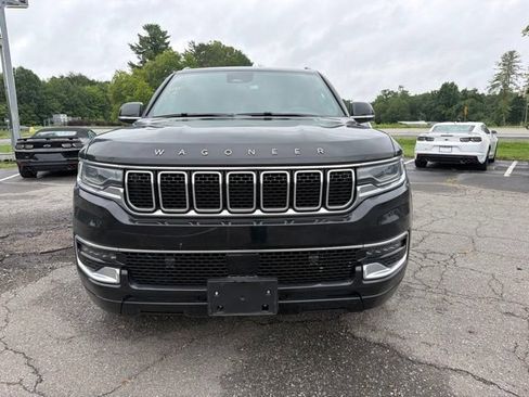 Used 2023 Jeep Wagoneer 4WD w/ Premium Group I image 8