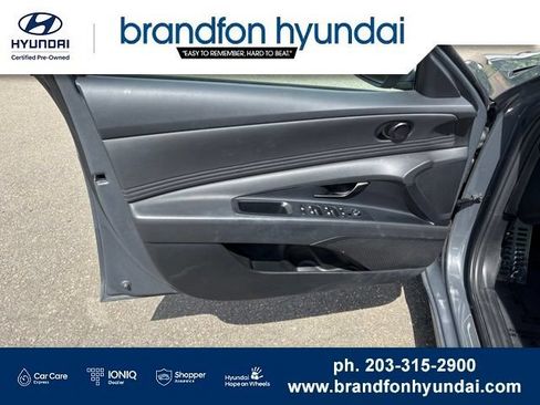 Used 2025 Hyundai Elantra Sport FWD image 11