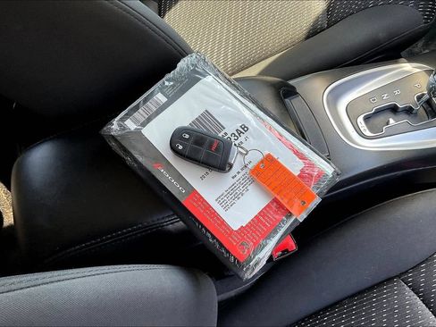 Used 2018 Dodge Journey SE w/ Popular Equipment Group FWD image 35