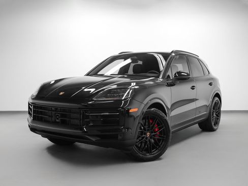New 2026 Porsche Cayenne S image 6
