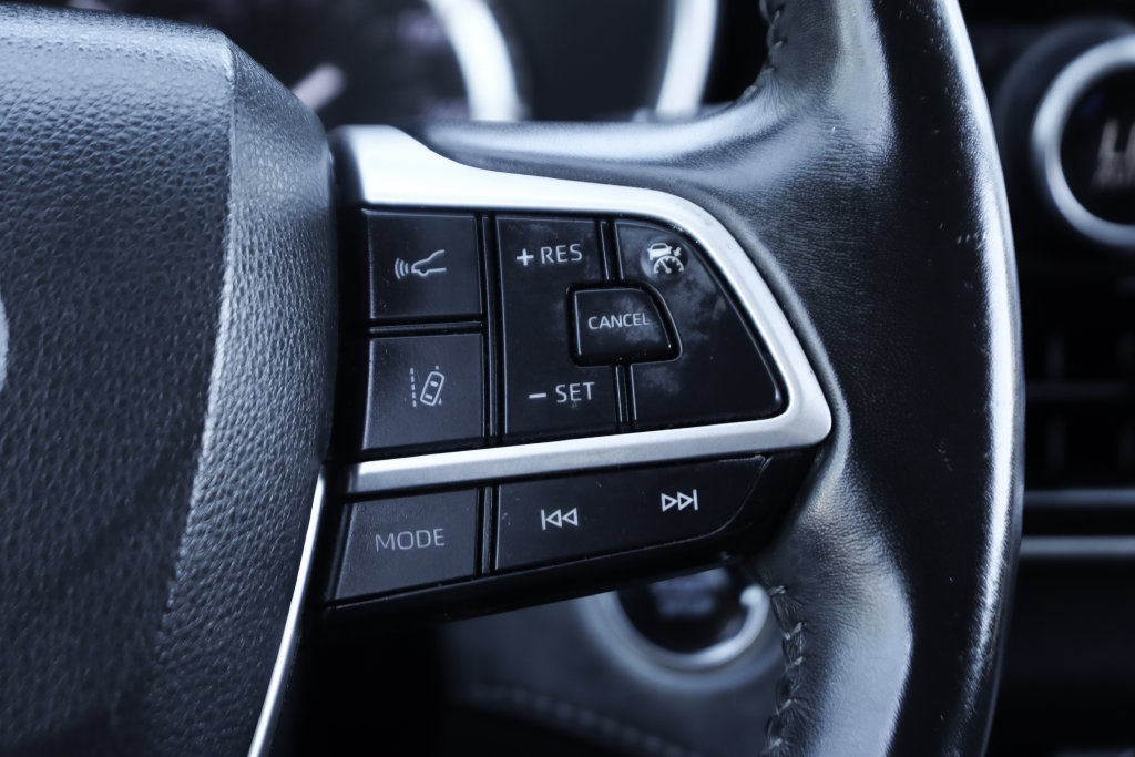 Used 2022 Toyota Highlander XLE AWD/4WD image 24