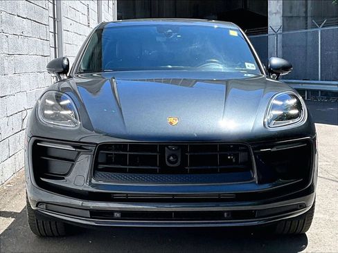 Certified 2023 Porsche Macan AWD/4WD image 8