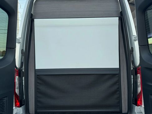 Used 2021 Mercedes-Benz Sprinter 2500 w/ Windows All Around Package image 22
