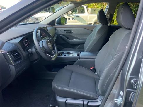 Used 2023 Nissan Rogue S FWD image 11