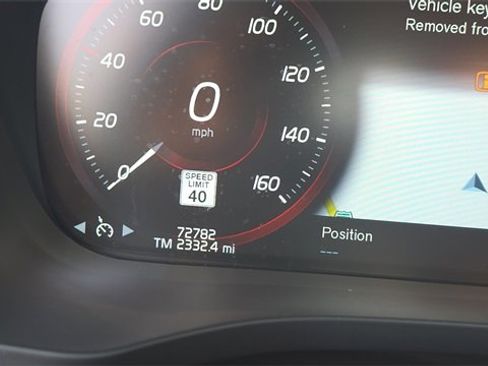 Used 2018 Volvo XC60 T6 Momentum w/ Advanced Package image 26