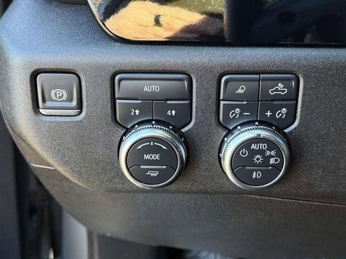 Certified 2025 GMC Sierra 1500 SLT AWD/4WD image 19