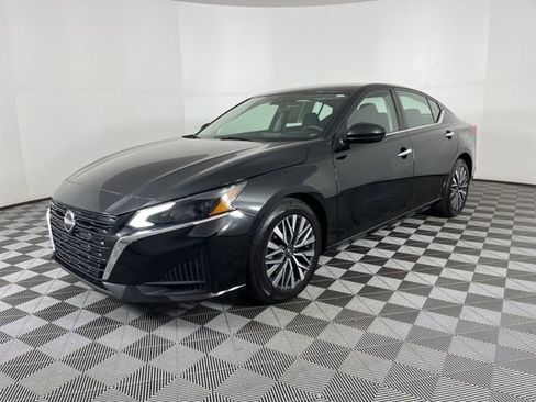 Used 2023 Nissan Altima 2.5 SV image 5