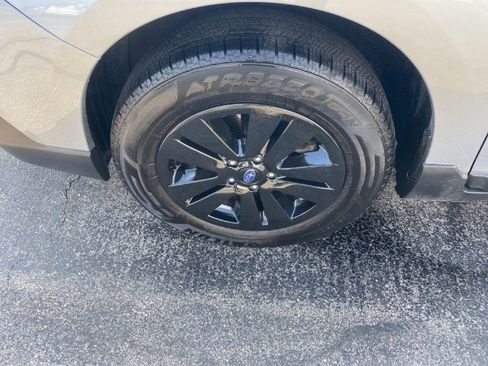 Used 2019 Subaru Outback 2.5i Premium image 22