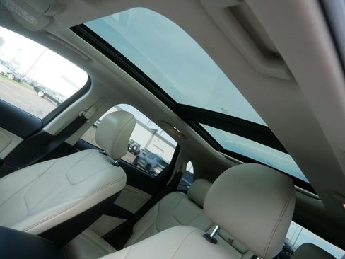 Used 2016 Ford Edge Titanium w/ Class II Trailer Tow Package AWD/4WD image 11
