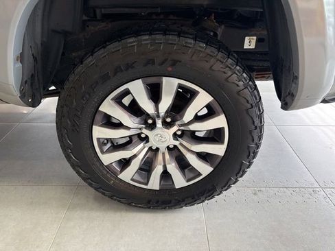 Used 2021 Toyota Tacoma Limited AWD/4WD image 15