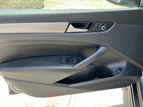 Used 2014 Volkswagen Passat 2.5 SE image 15