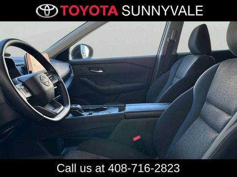 Used 2025 Nissan Rogue SV FWD image 14