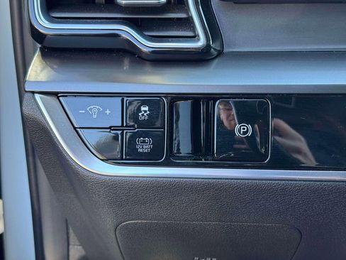 Used 2023 Kia Sportage EX image 18