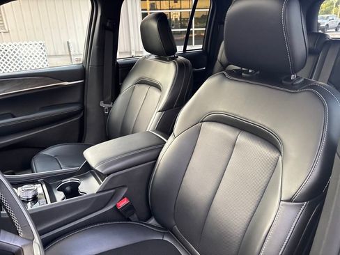 New 2024 Jeep Grand Cherokee Limited 4xe w/ Luxury Tech Group II image 18