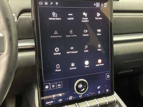 Certified 2025 GMC Terrain Elevation w/ Technology Package II AWD/4WD image 18