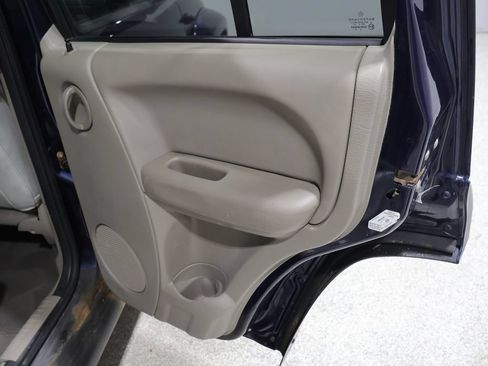 Used 2007 Jeep Liberty Sport AWD/4WD image 20