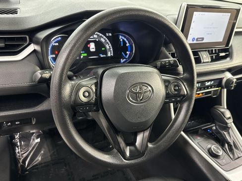 Used 2025 Toyota RAV4 LE AWD/4WD image 28