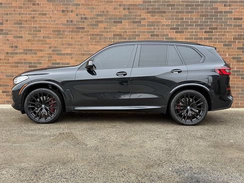 Used 2022 BMW X5 M50i w/ Executive Package image 2