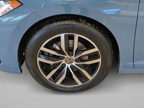 Used 2025 Volkswagen Jetta SE image 23