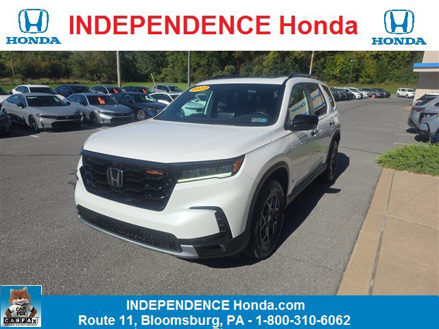 Used 2023 Honda Pilot TrailSport image 1