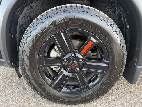 Certified 2025 Nissan Rogue SV image 33