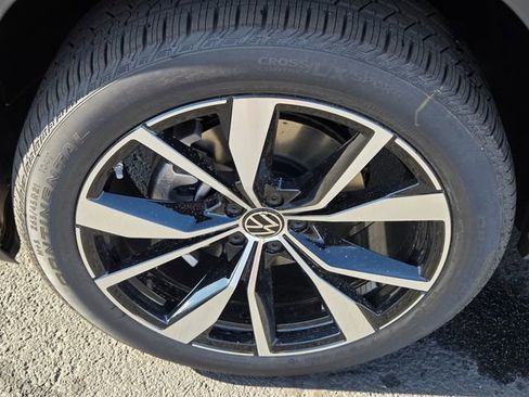 New 2026 Volkswagen Atlas Cross Sport SEL Premium R-Line AWD/4WD image 5
