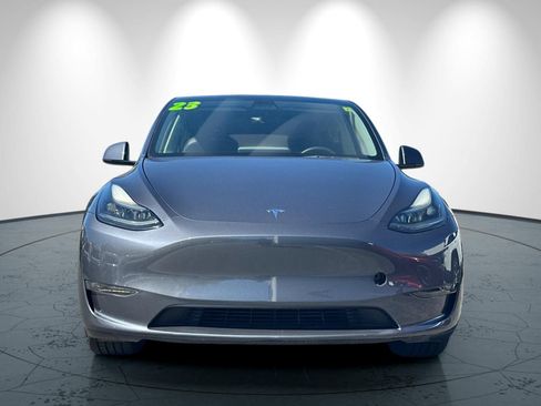 Used 2023 Tesla Model Y Long Range AWD/4WD image 9