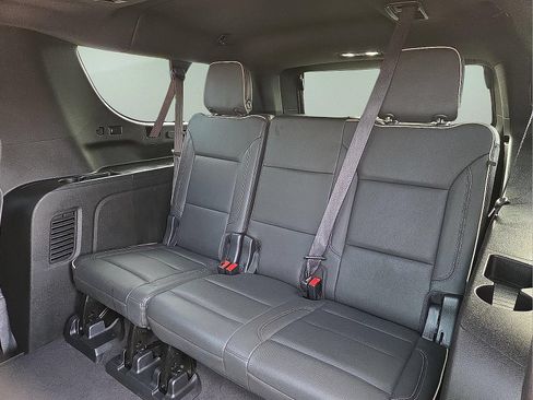 Used 2021 GMC Yukon XL SLT w/ SLT Premium Package AWD/4WD image 10