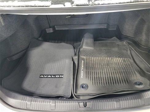 Used 2016 Toyota Avalon Touring image 15