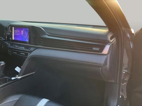Used 2025 Toyota Camry SE FWD image 16