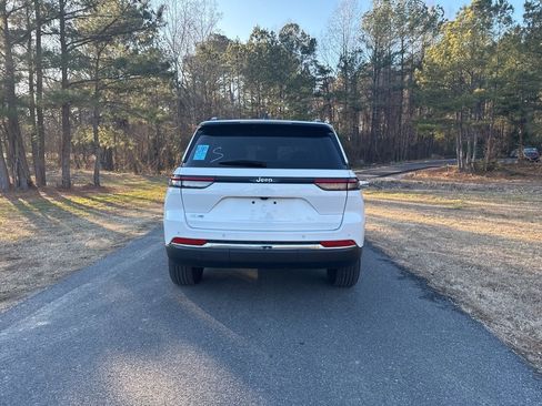 Used 2023 Jeep Grand Cherokee 4WD 4xe image 6