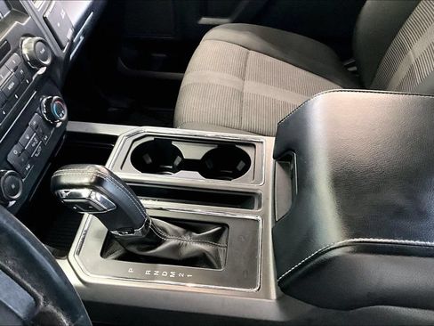 Used 2017 Ford F150 XLT w/ Equipment Group 302A Luxury AWD/4WD image 19