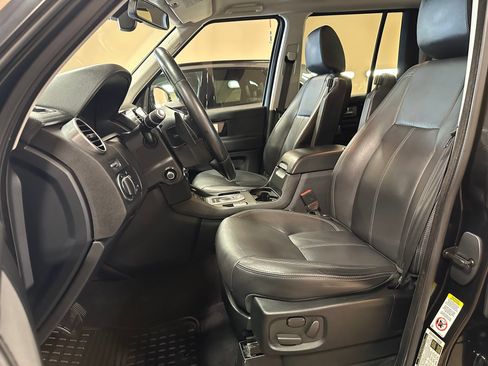 Used 2016 Land Rover LR4 HSE LUX AWD/4WD image 16