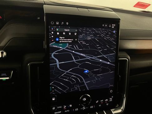 Used 2025 GMC Yukon Denali image 16