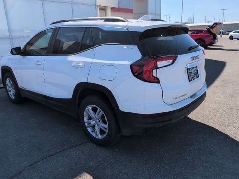 Used 2023 GMC Terrain SLE w/ Driver Convenience Package AWD/4WD image 2