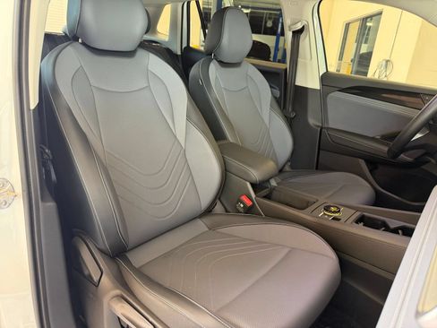 Used 2026 Volkswagen Tiguan SE FWD image 31