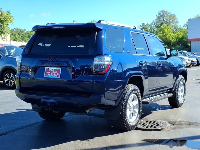 Certified 2022 Toyota 4Runner SR5 Premium w/ Moonroof Package AWD/4WD image 4
