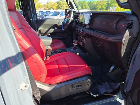 Used 2024 Jeep Wrangler Unlimited Rubicon 392 image 7
