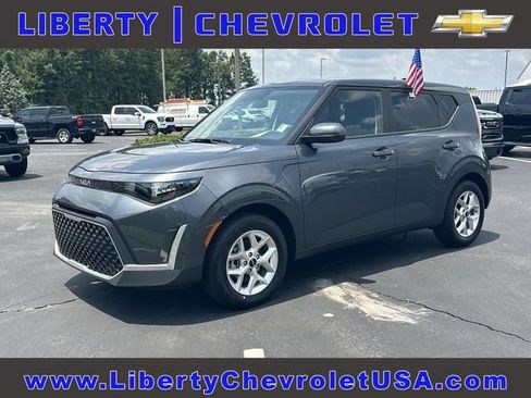 Used 2025 Kia Soul LX w/ LX Technology Package FWD image 1